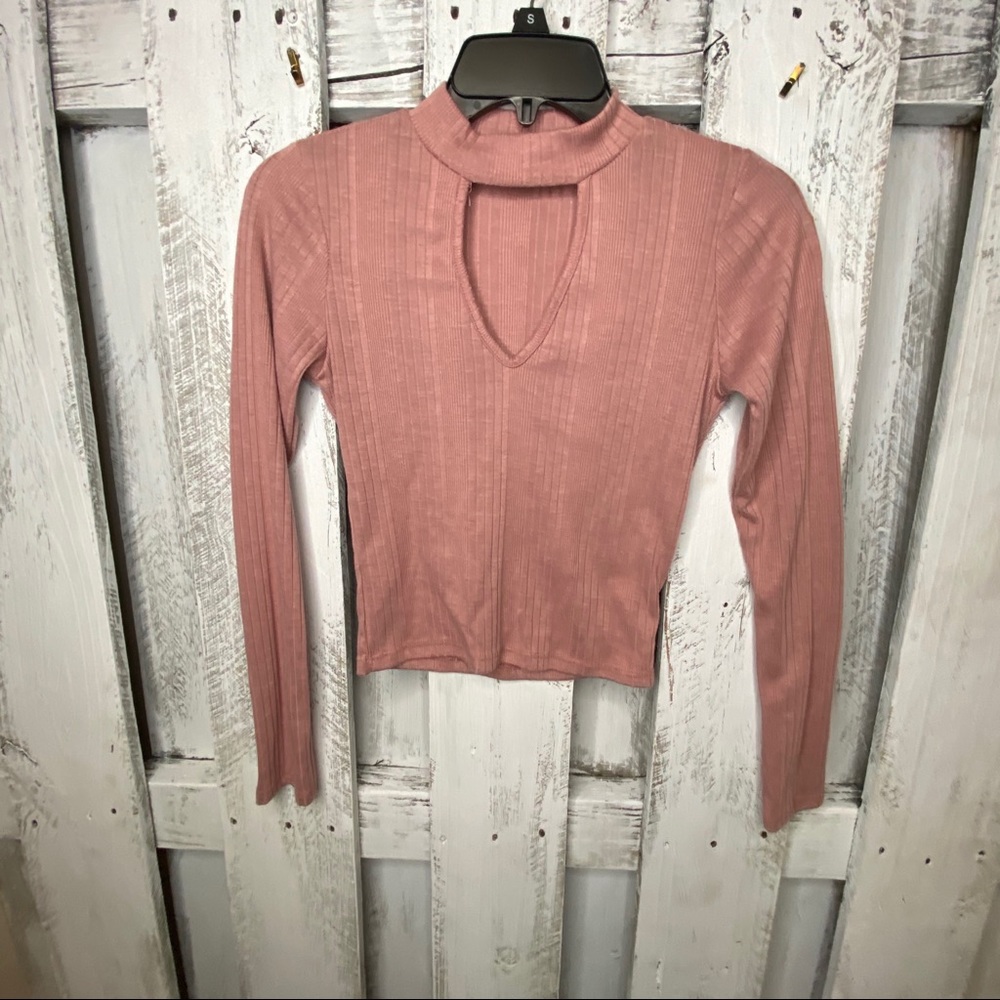 Keyhole top - Picture 2 of 4